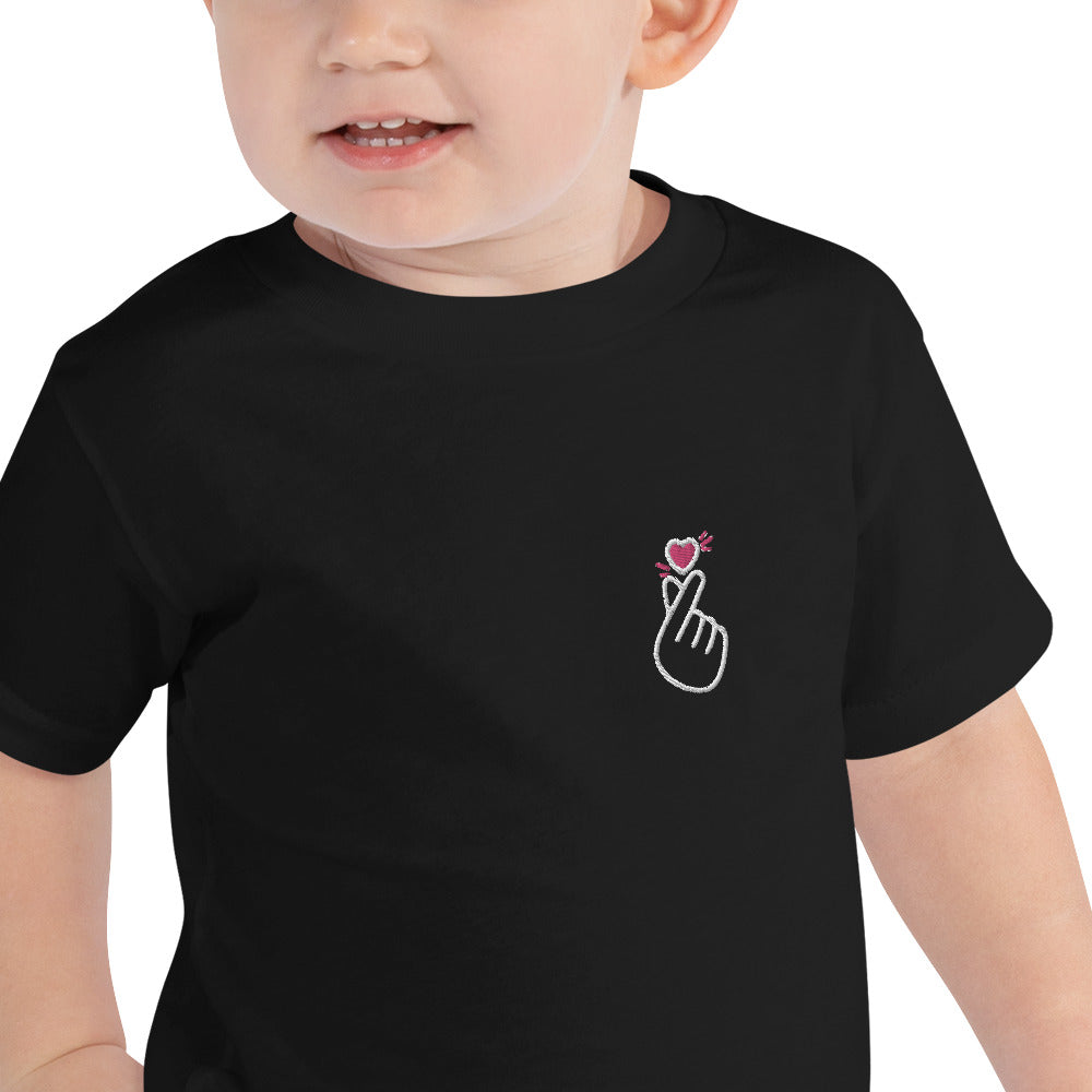 Toddler finger heart t-shirt (black)