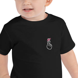 Toddler finger heart t-shirt (black)