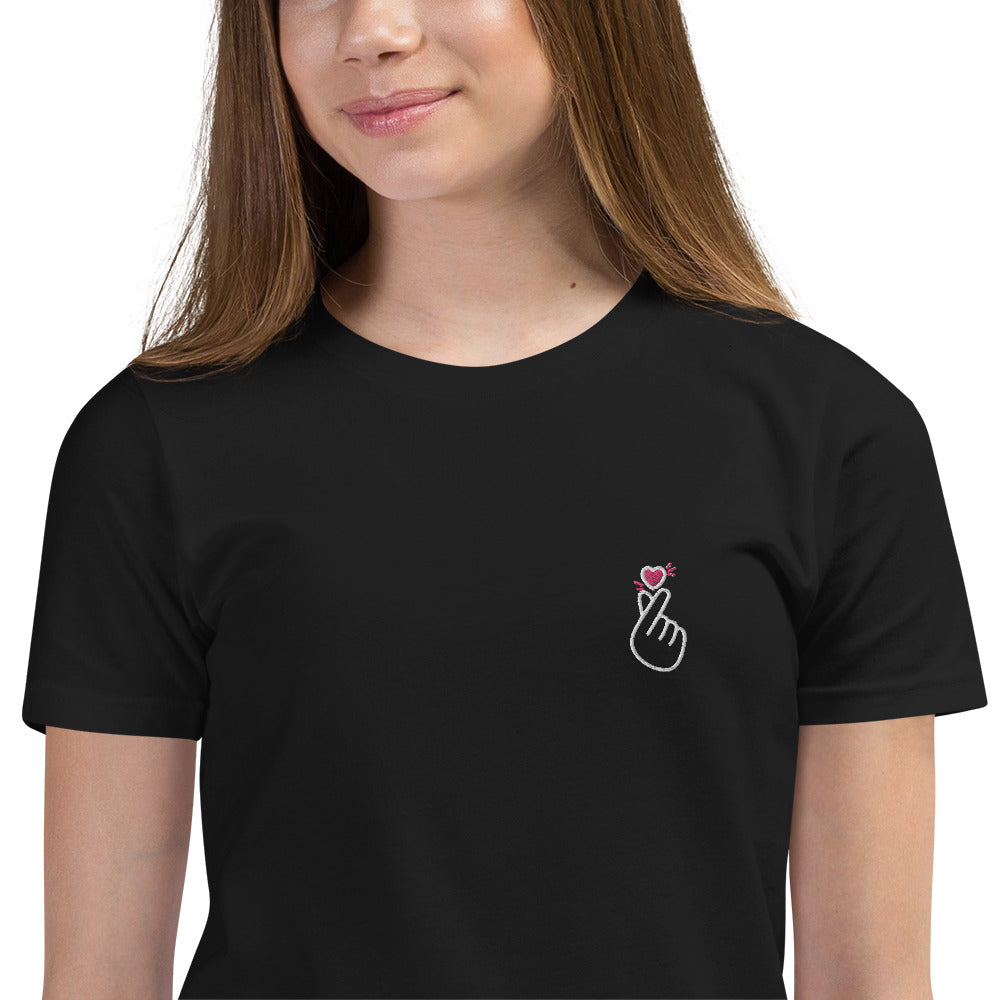 Youth finger heart t-shirt (black)